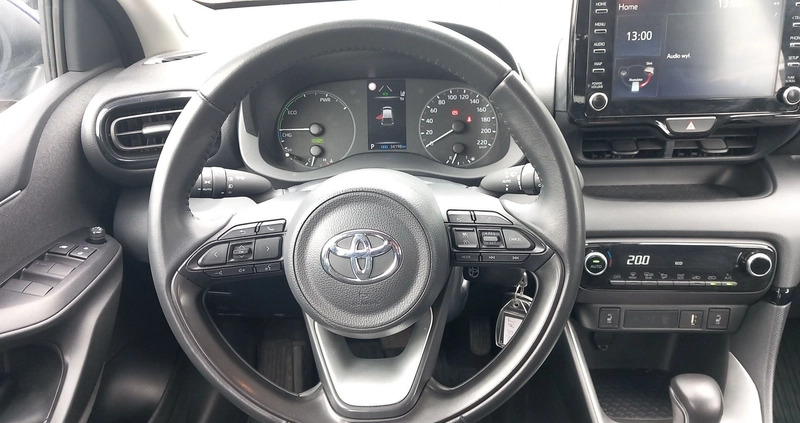 Toyota Yaris cena 87900 przebieg: 34000, rok produkcji 2022 z Radłów małe 121